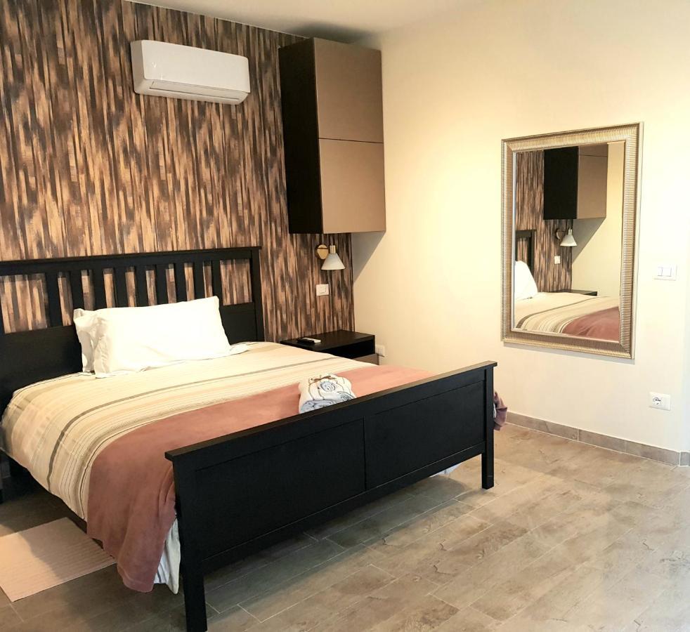 הוילה Belvedere Ostrense La Collina Dei Cavalieri מראה חיצוני תמונה
